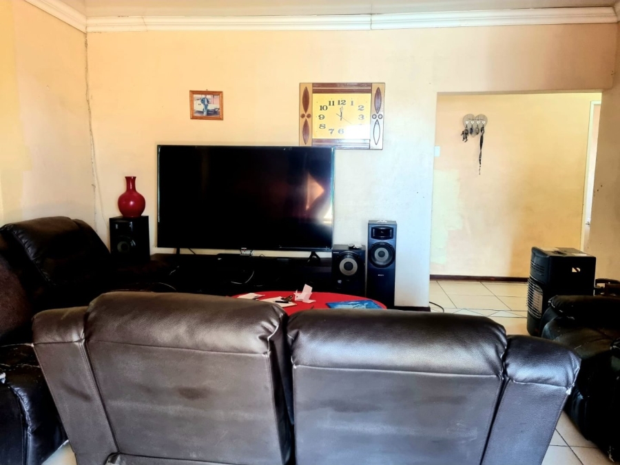 4 Bedroom Property for Sale in Agisanang Northern Cape